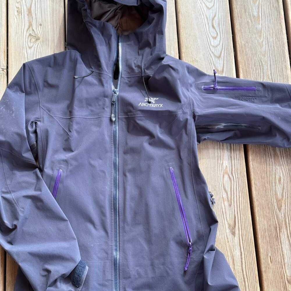 Arcteryx hooded raincoat